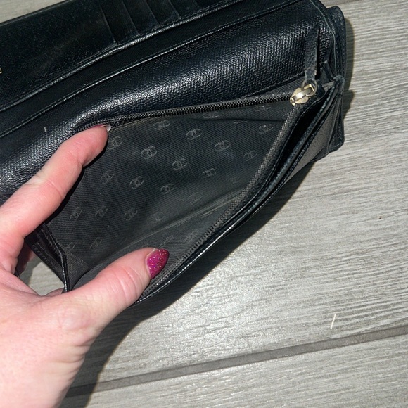 Chanel CC Button Black Leather Bifold Wallet EUC - Picture 11 of 13